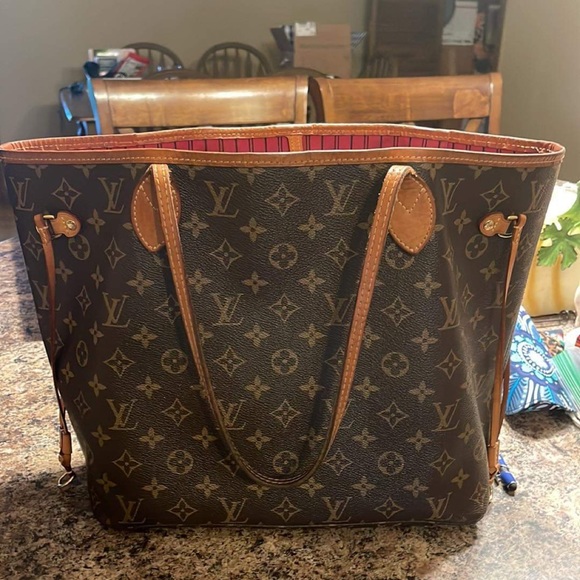 Louis Vuitton Handbags - Louis Vuitton Neverfull MM